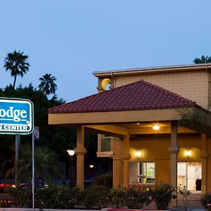 Travelodge By Wyndham Long Beach Convention Center